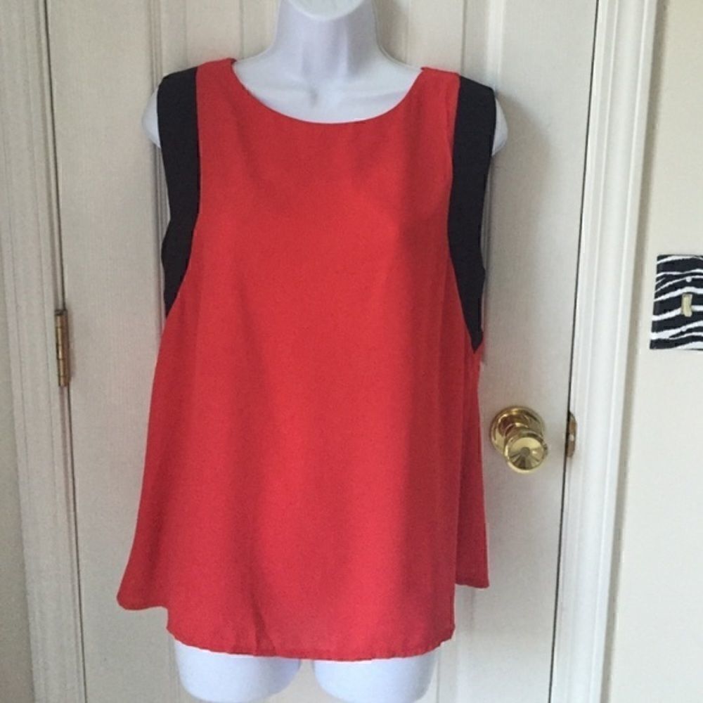 Button down tank